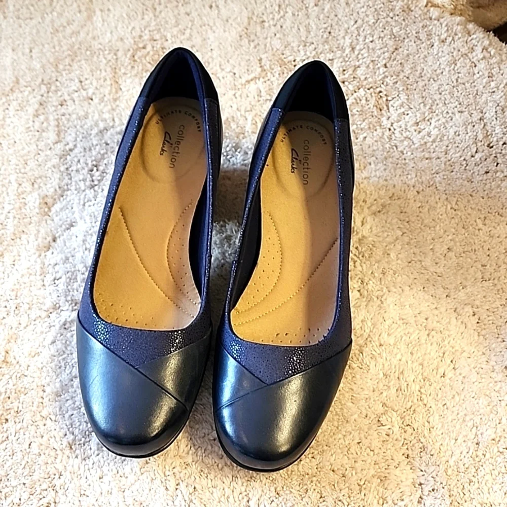 Clark Shoes - Picture 1 of 8